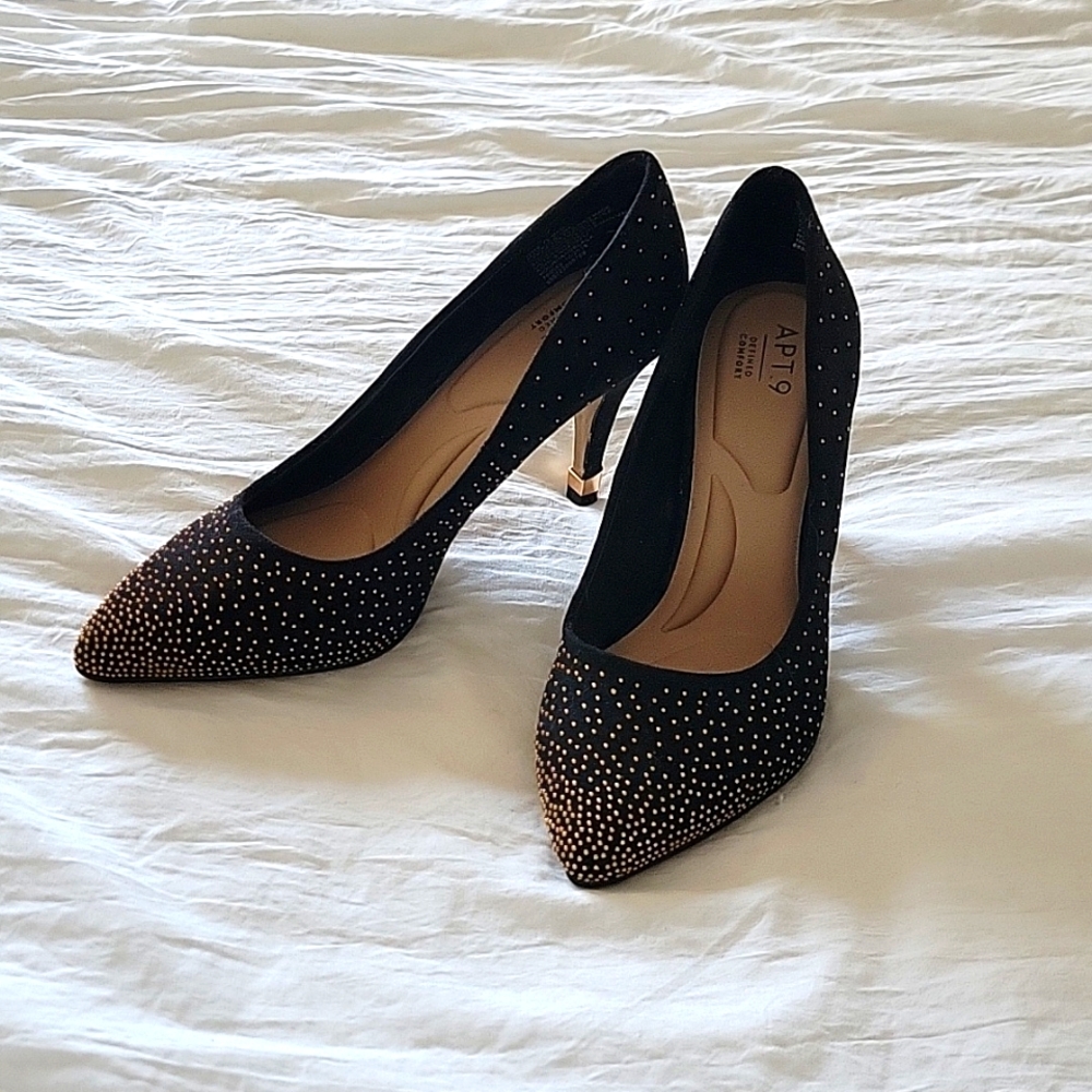 Gold Studded Pumps